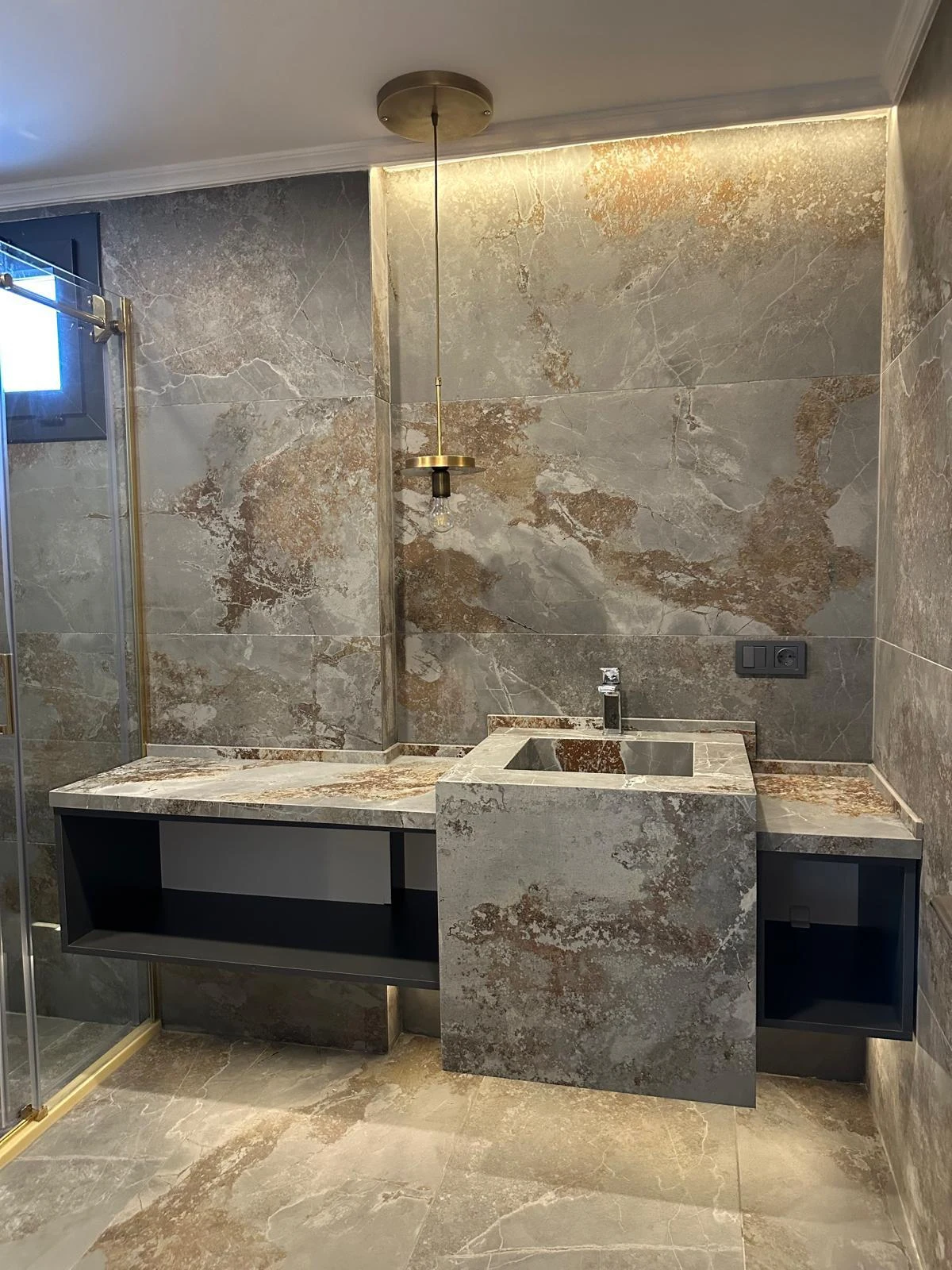 Durmaz Mermer özel taş lavabo, banyo tezgâhı ve duvar uygulaması